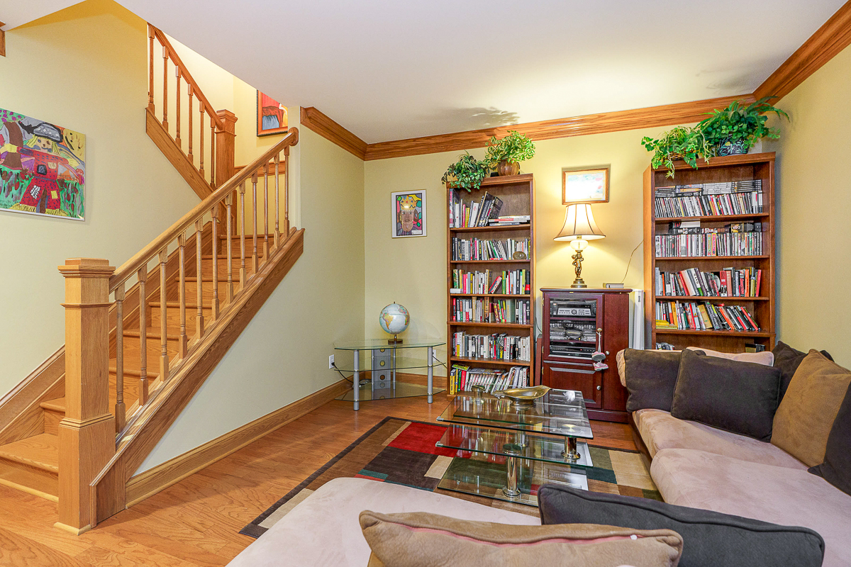 1026 Perry St-17