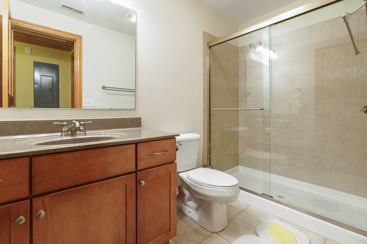 1026 Perry St-22