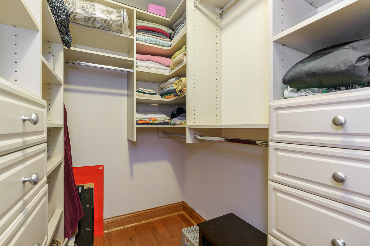 1026 Perry St-24