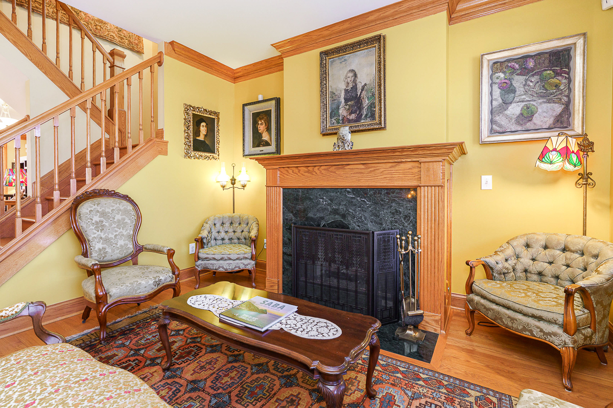 1026 Perry St-29