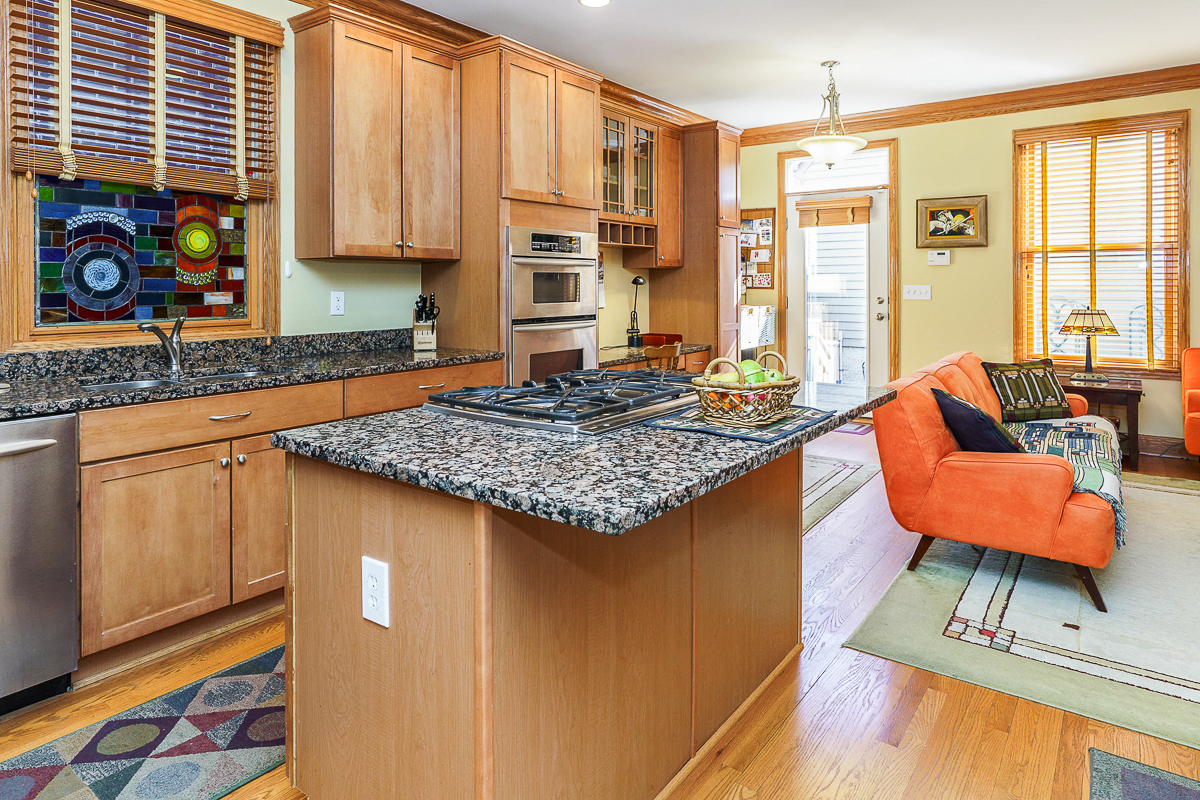 1026 Perry St-39