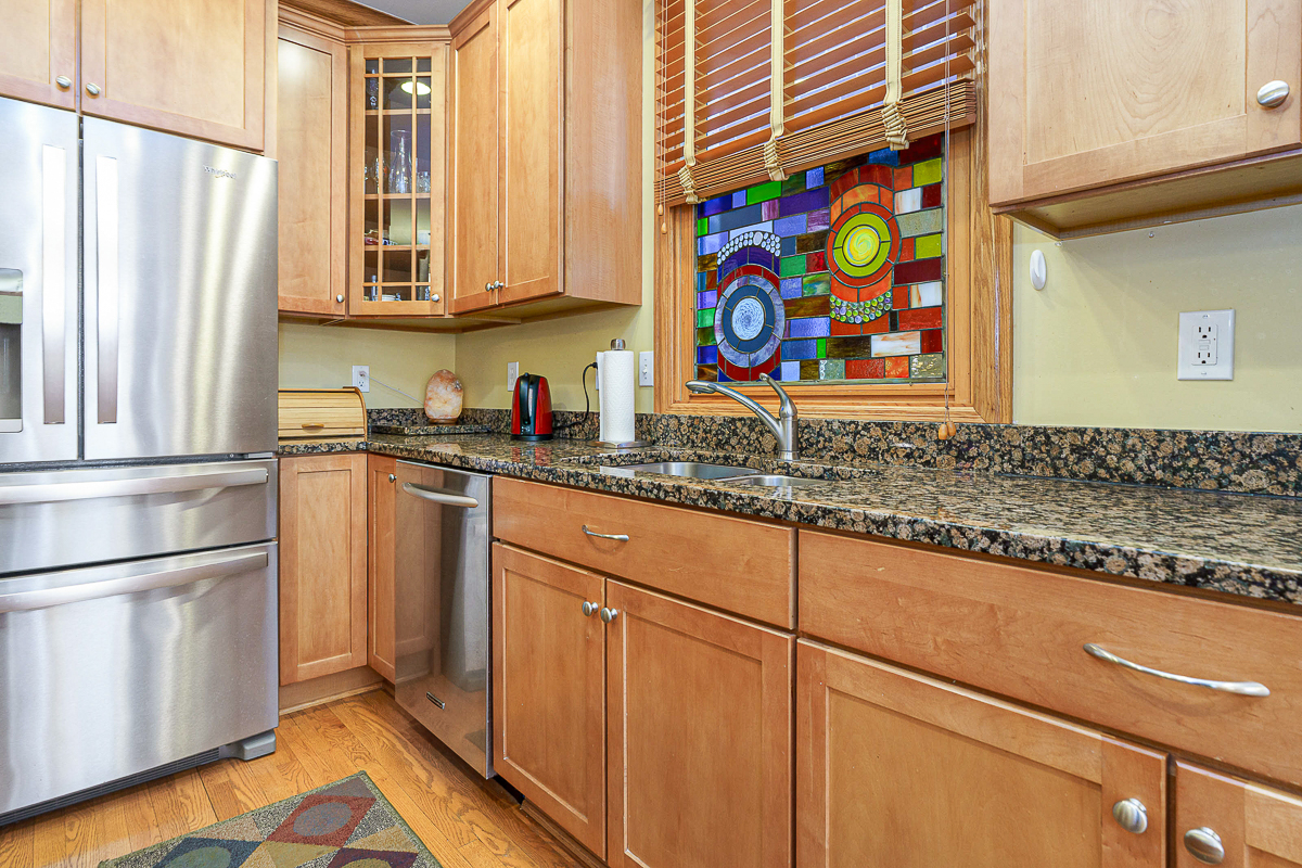 1026 Perry St-40