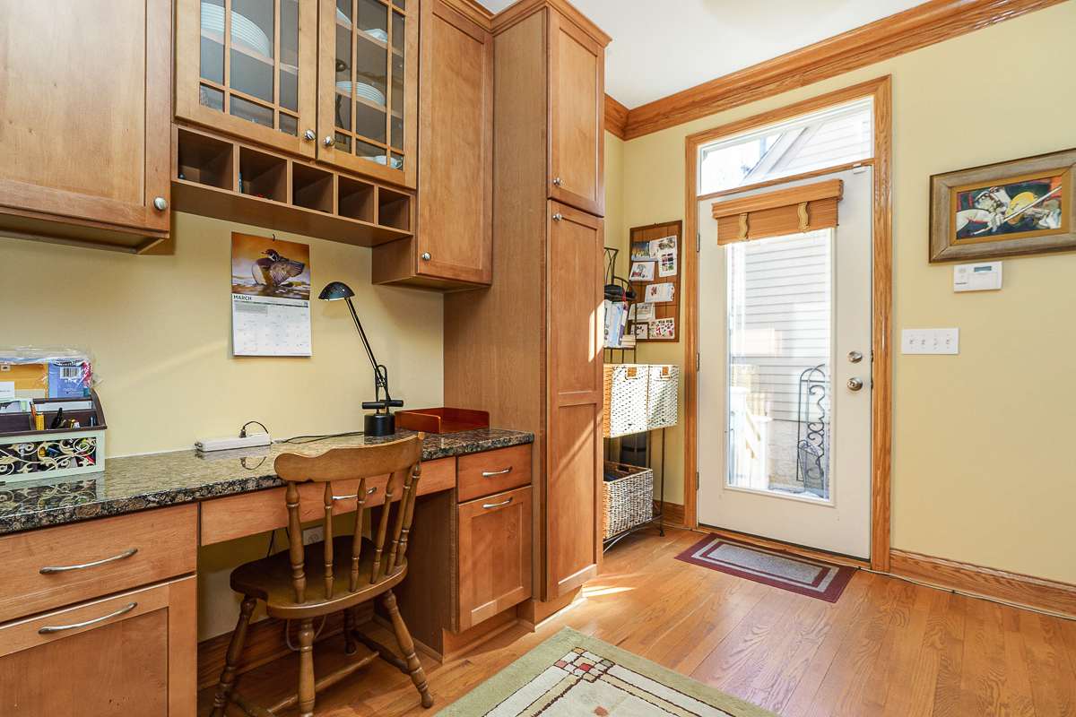 1026 Perry St-42
