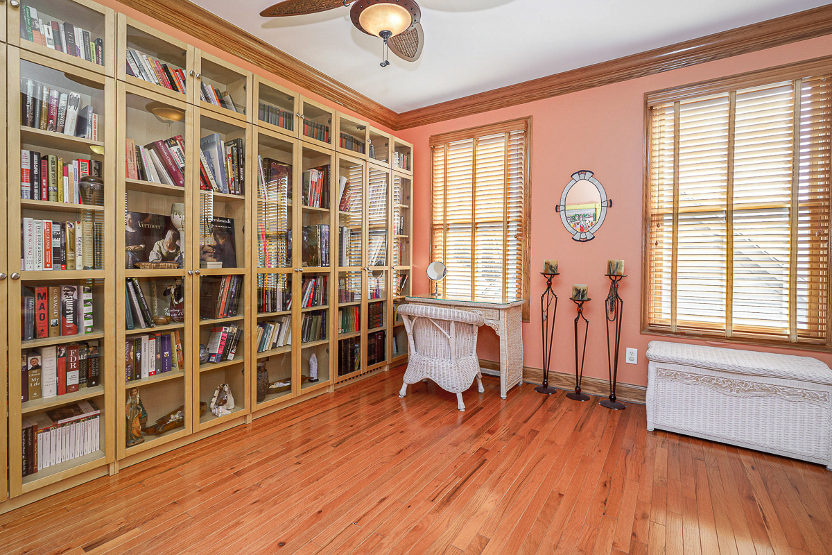 1026 Perry St-45