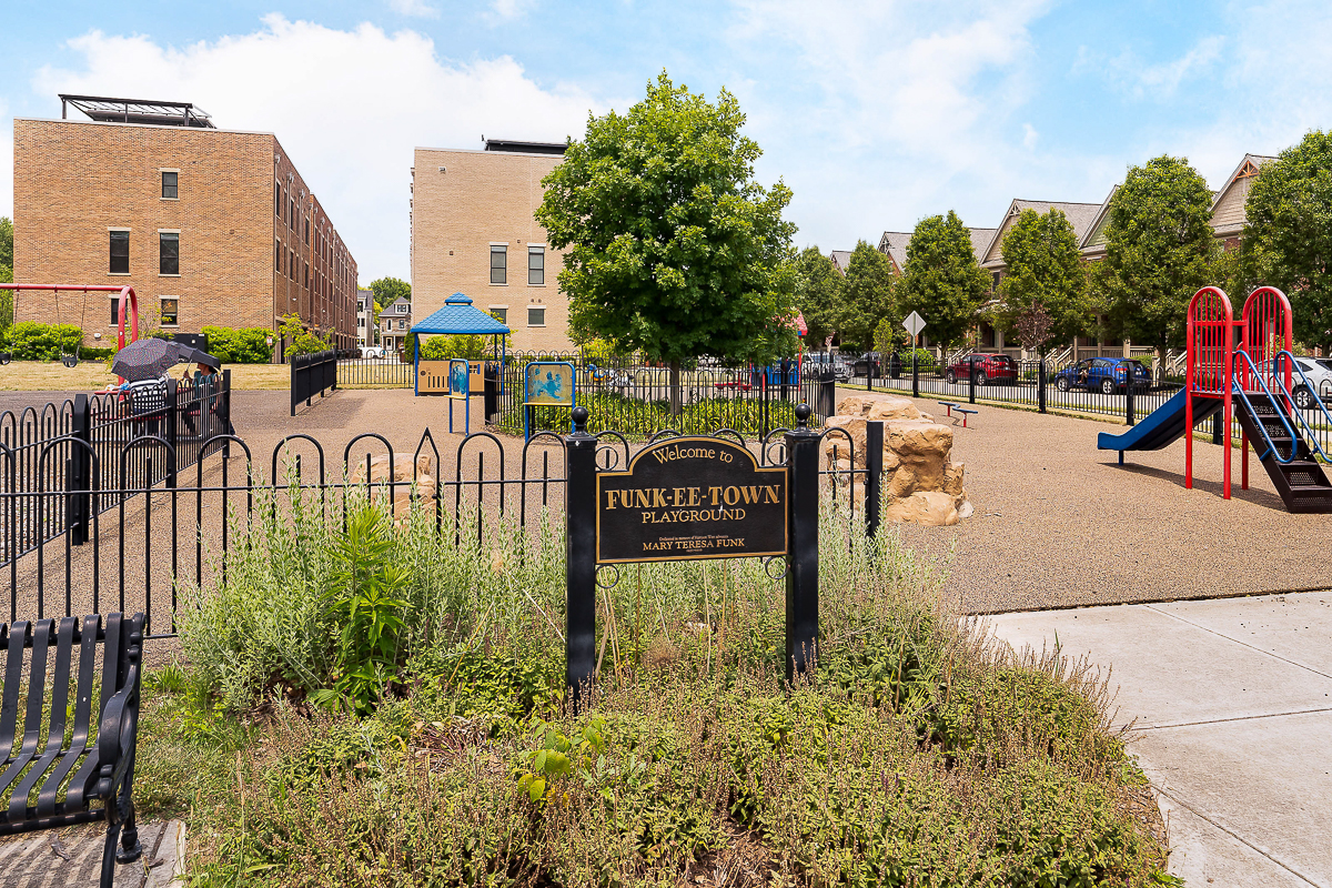 1026 Perry St-61