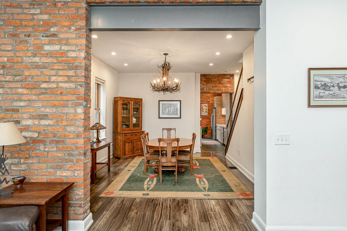 105 e Mithoff St-15