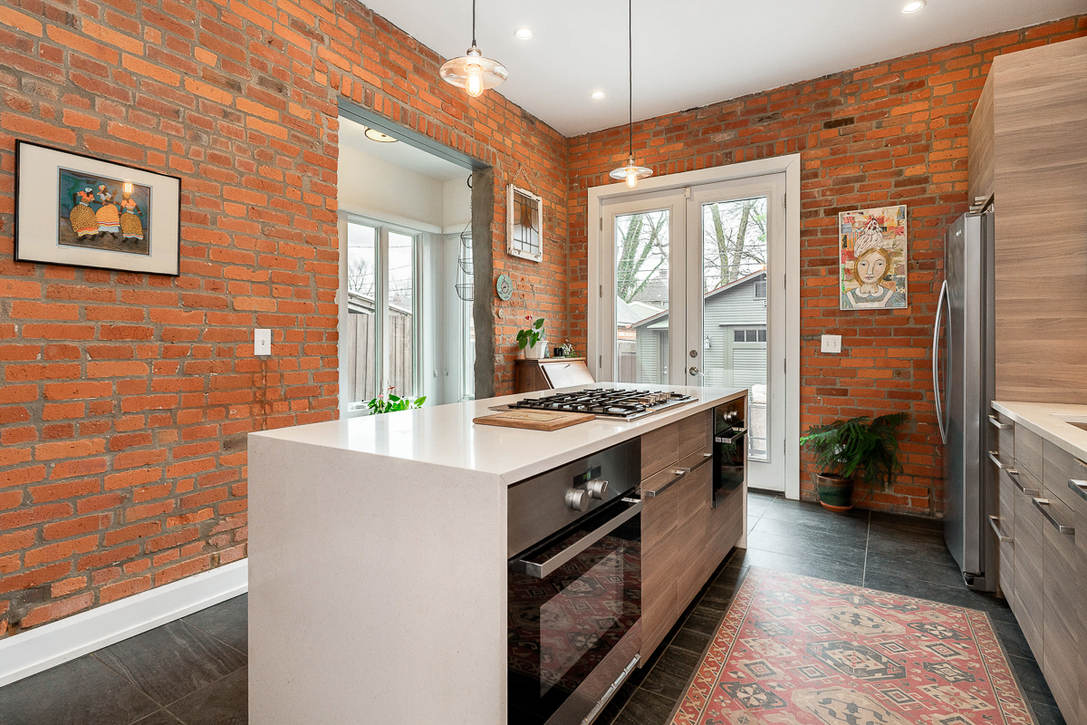 105 e Mithoff St-22