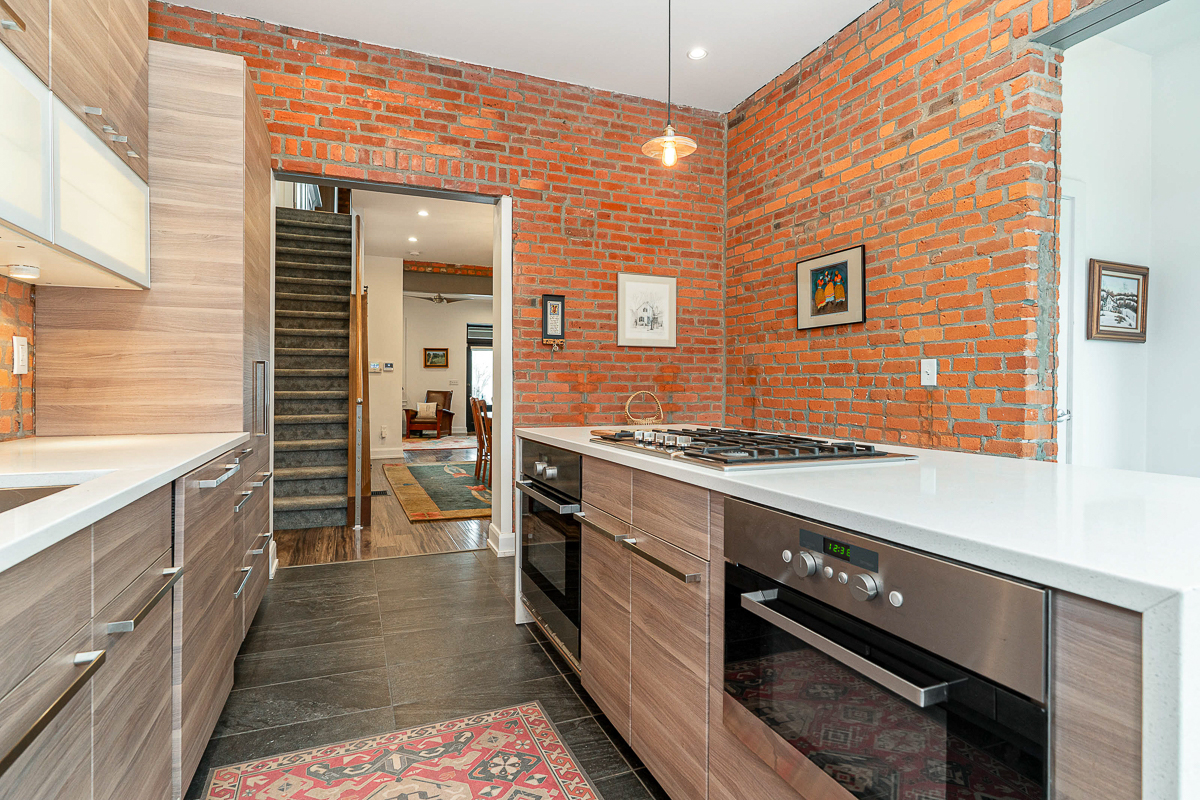 105 e Mithoff St-24