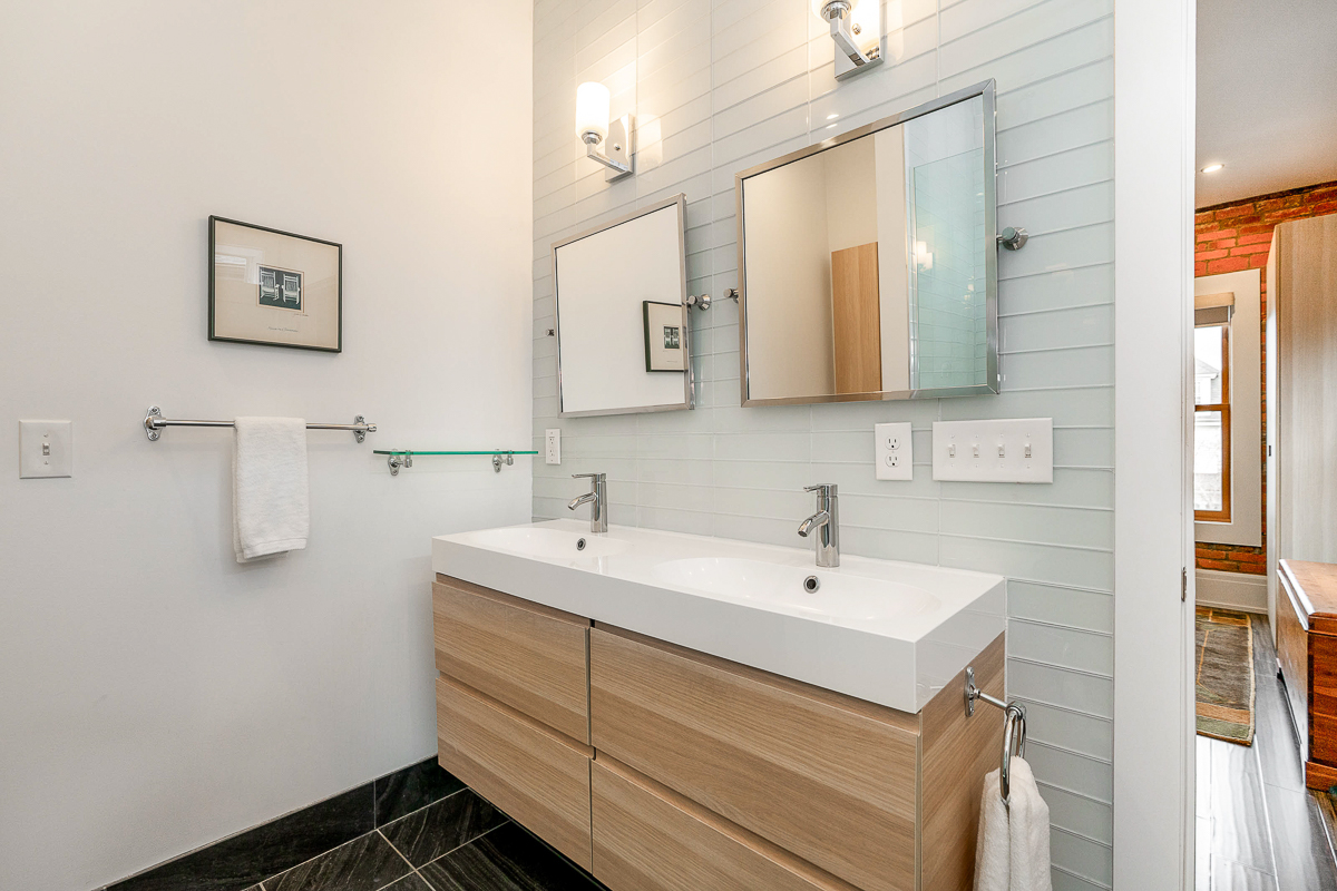 105 e Mithoff St-34