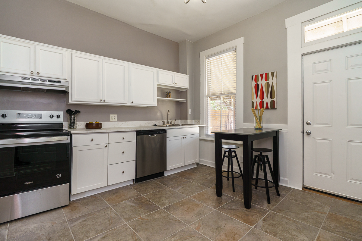 1121-1123 City Park Ave-17