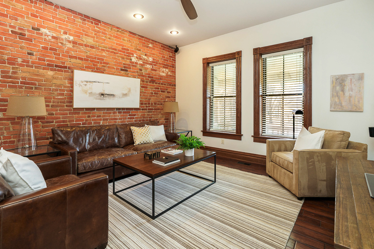 1279 Summit St-12