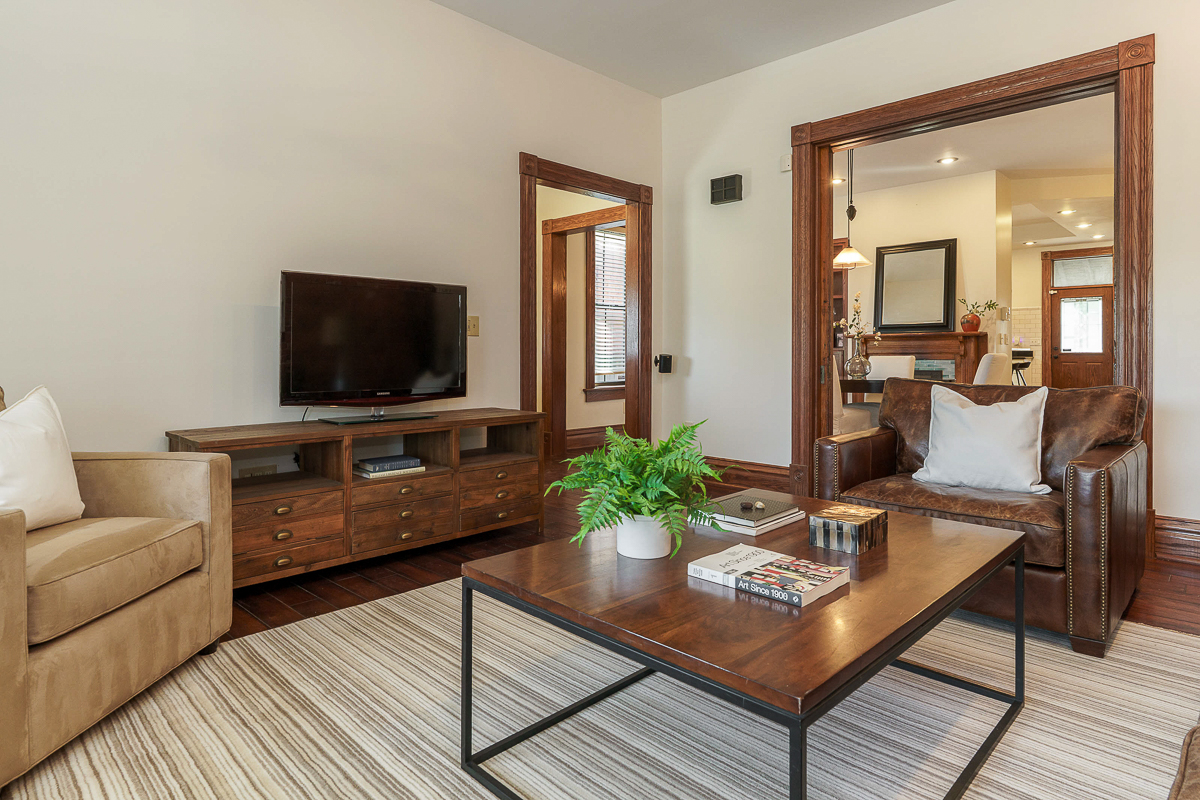 1279 Summit St-14