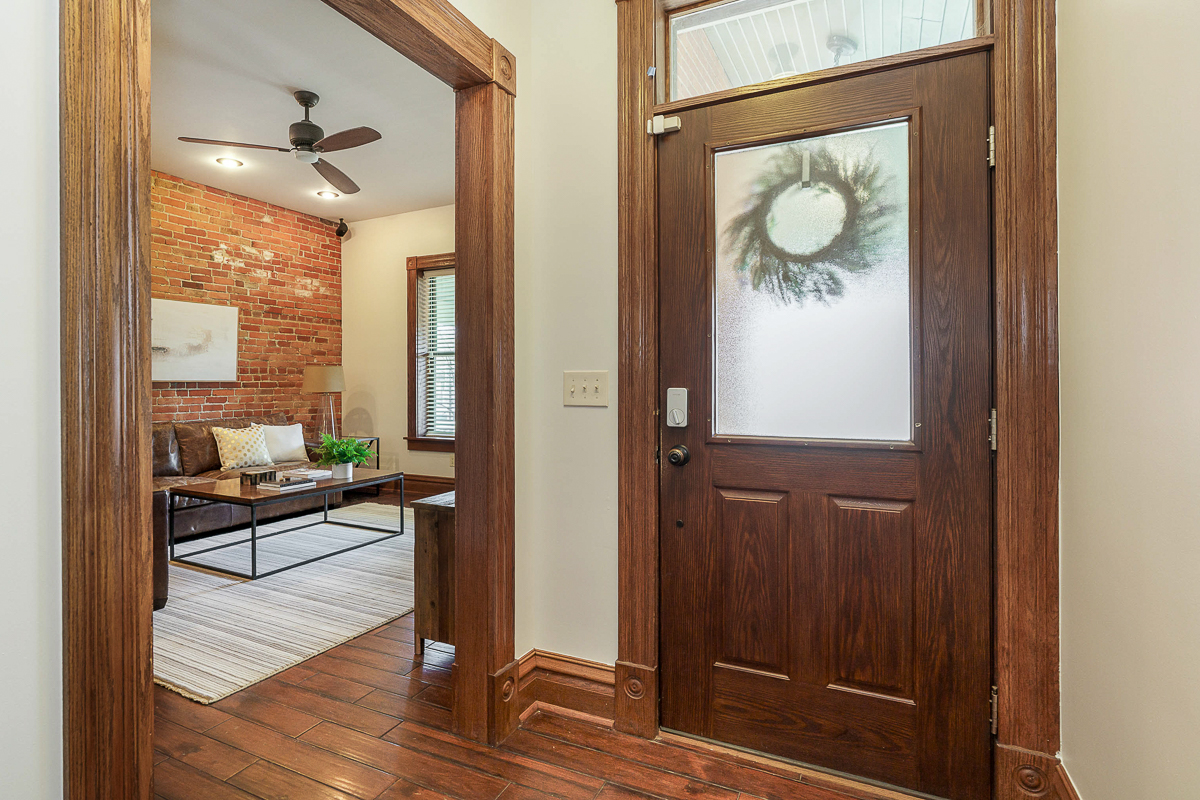 1279 Summit St-16