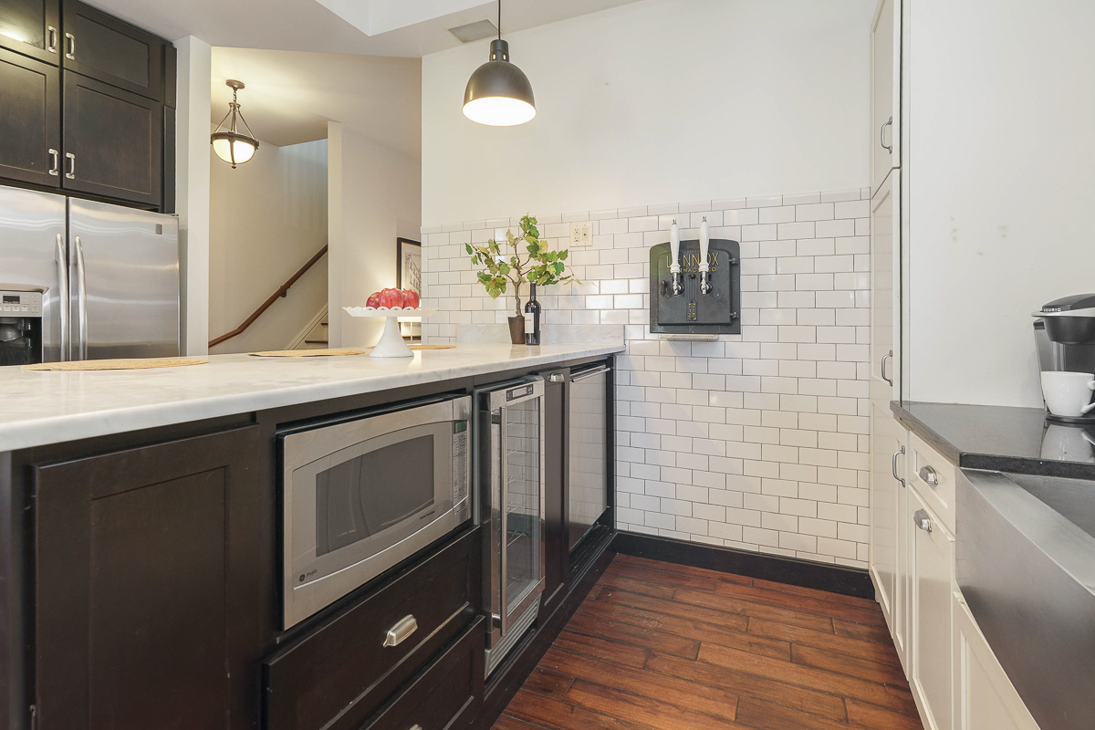 1279 Summit St-23
