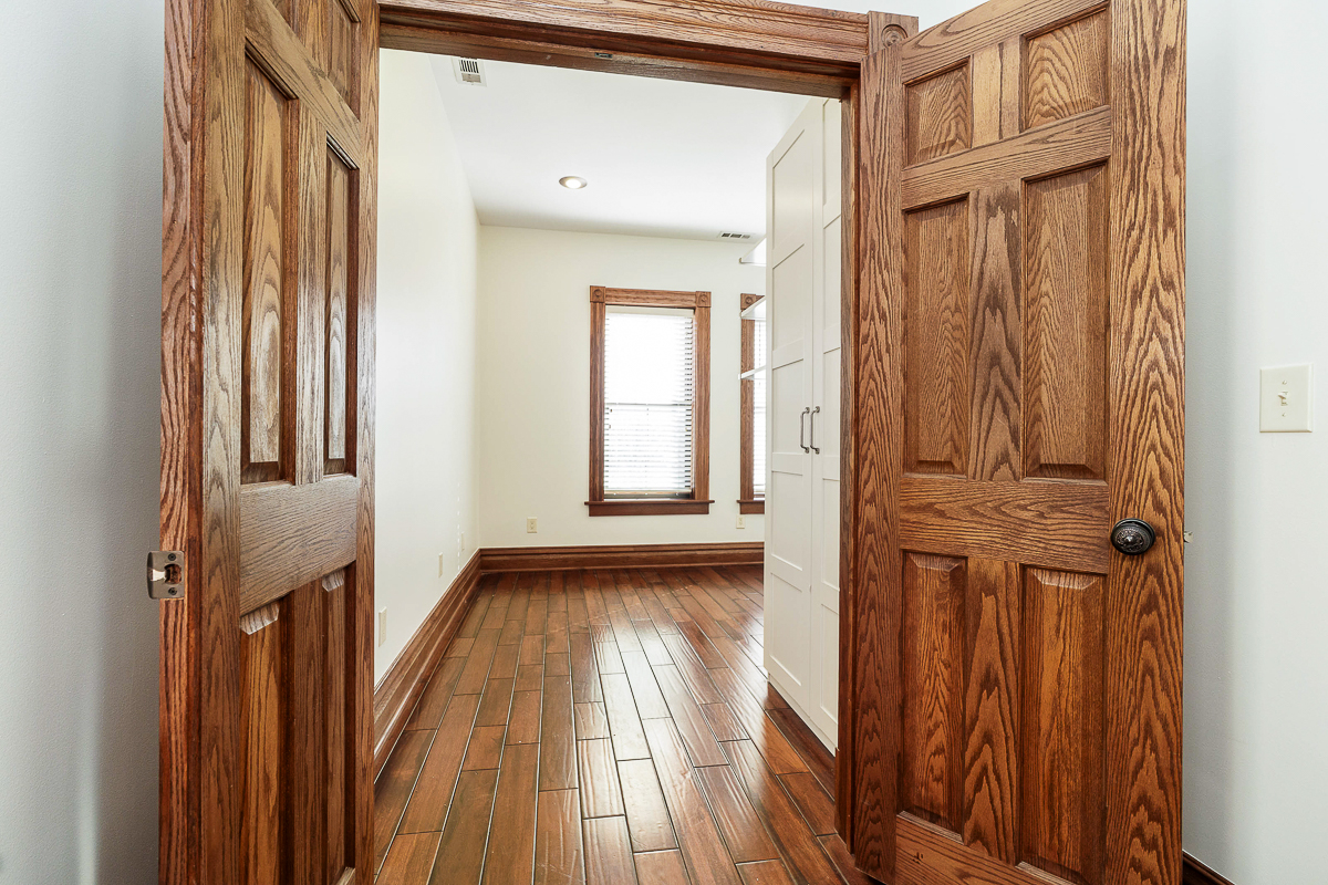 1279 Summit St-31