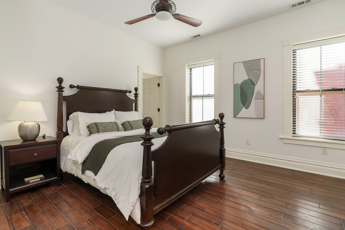 1279 Summit St-34