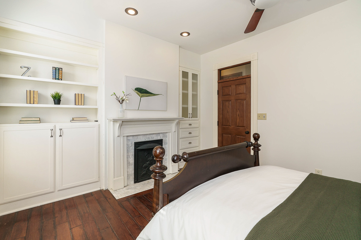 1279 Summit St-36