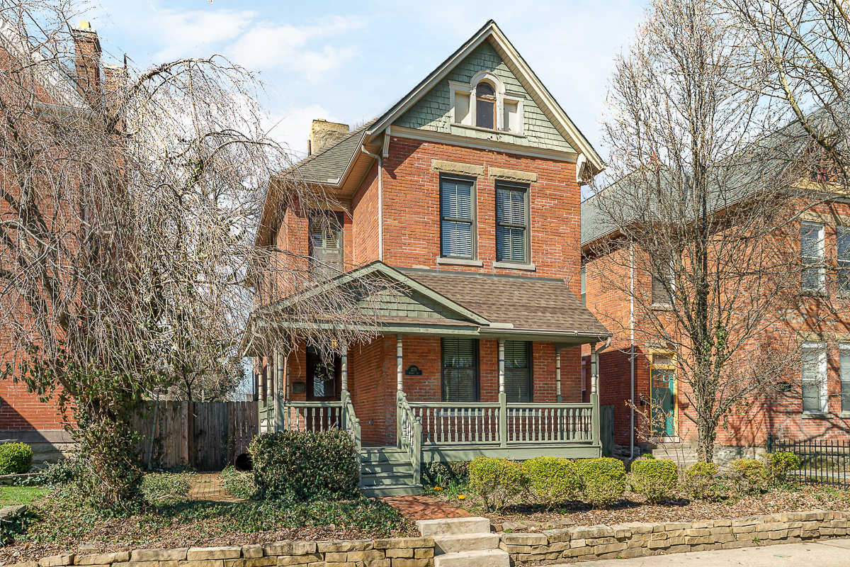 1279 Summit St-6
