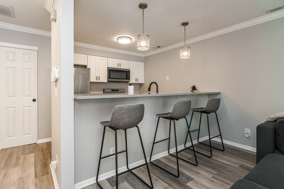 12 W Russell St-16