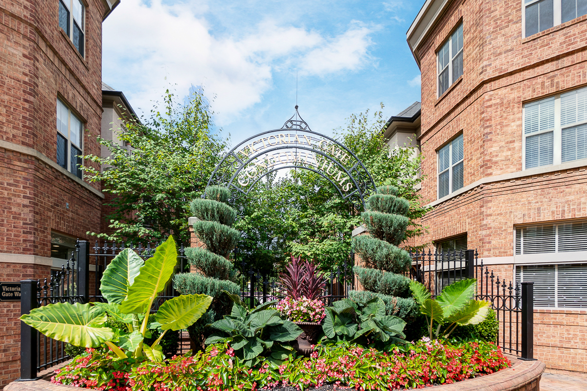 12 W Russell St-28