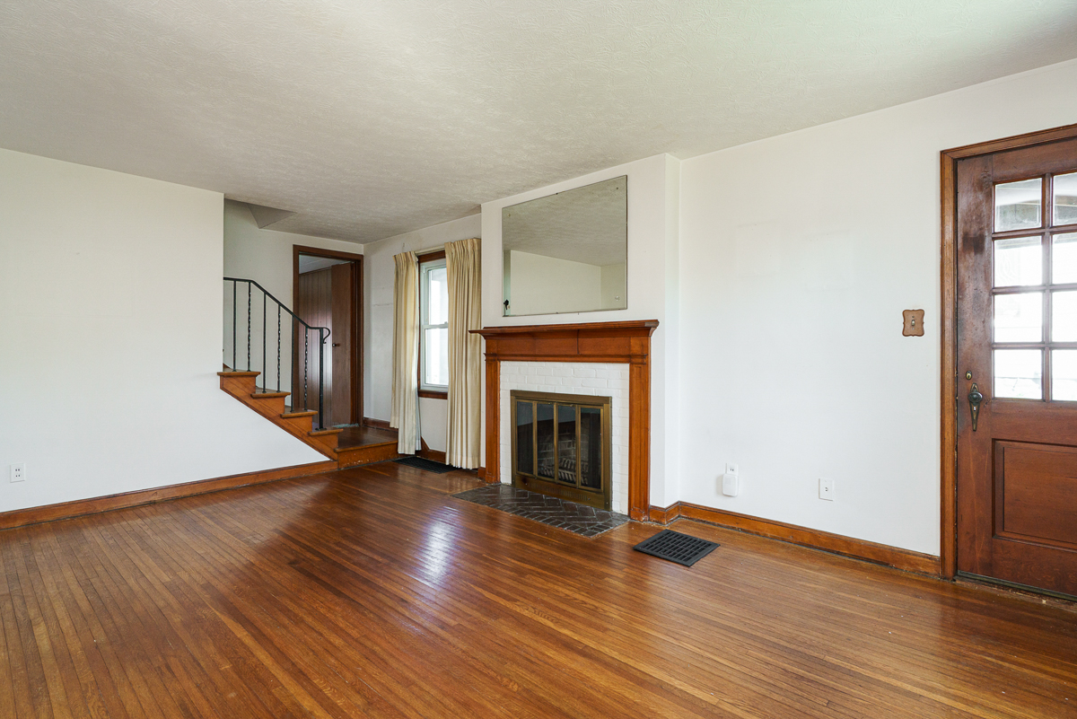 136 Fallis Rd-9