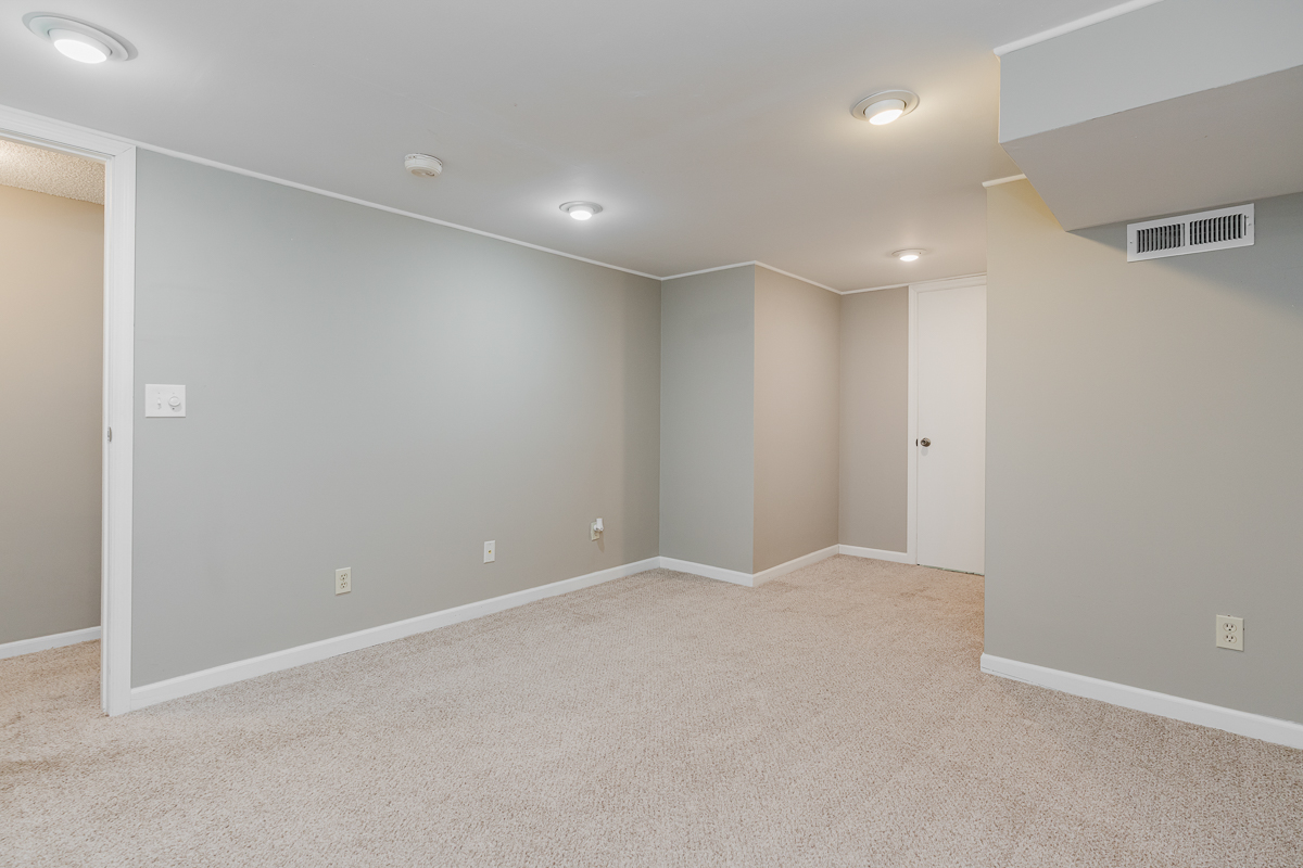 1740 Bennigan Dr-14