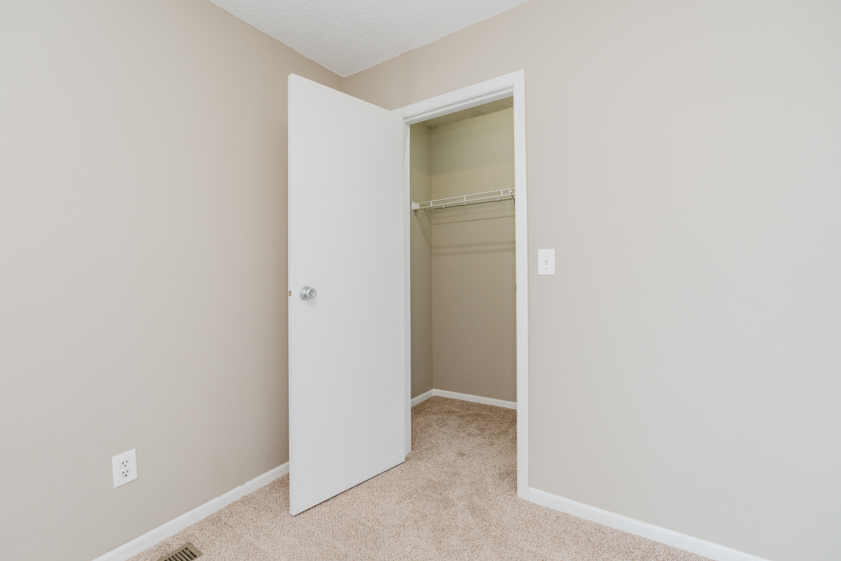 1740 Bennigan Dr-35