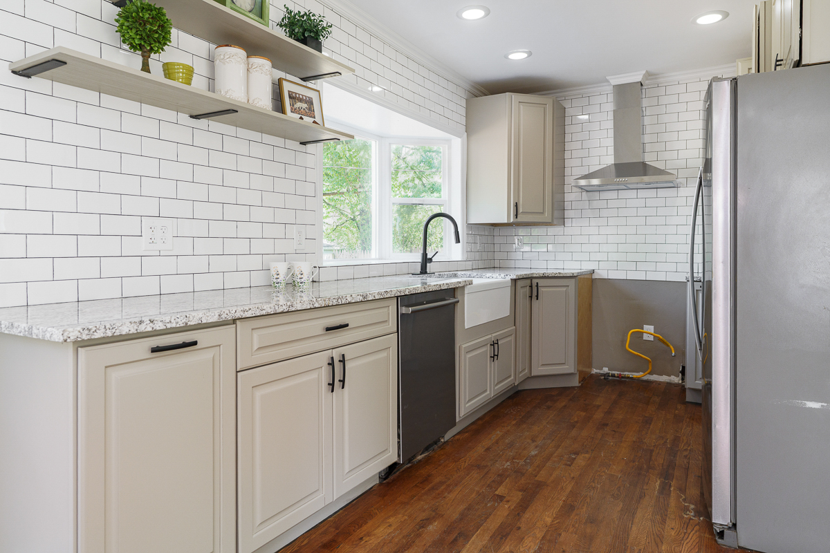 1786 Gerrard Ave-28
