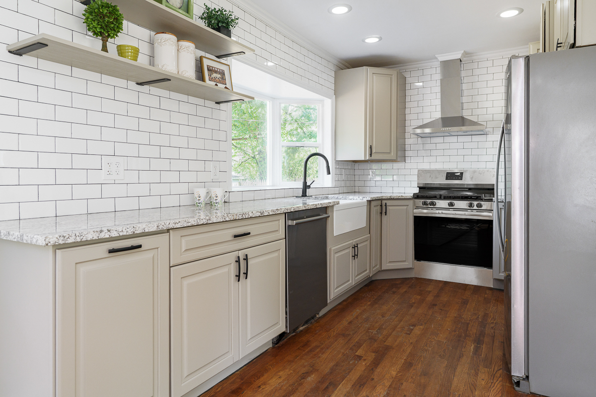 1786 Gerrard Ave-29