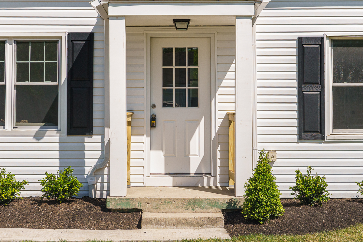 1786 Gerrard Ave-3