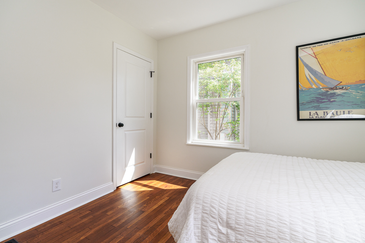 1786 Gerrard Ave-33