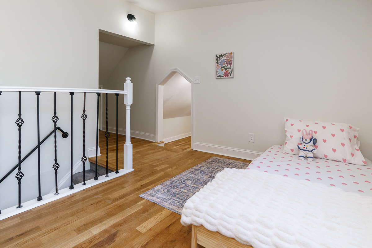 1786 Gerrard Ave-36