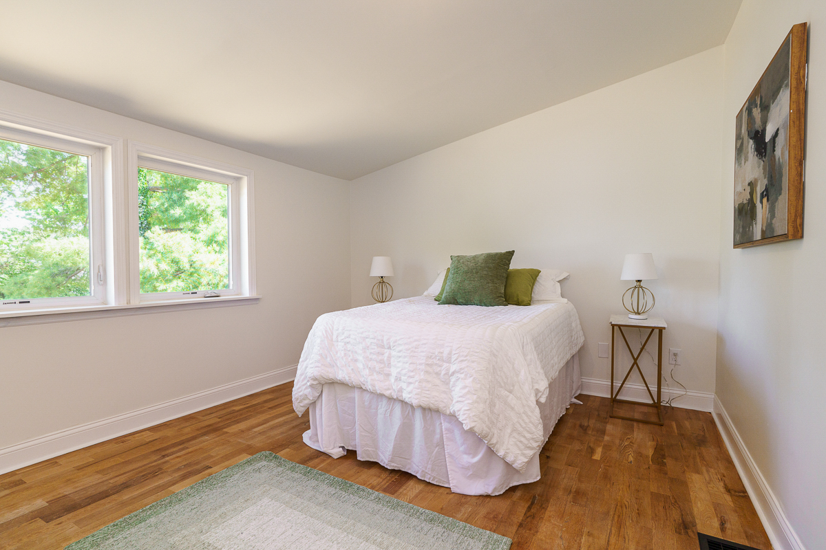 1786 Gerrard Ave-37