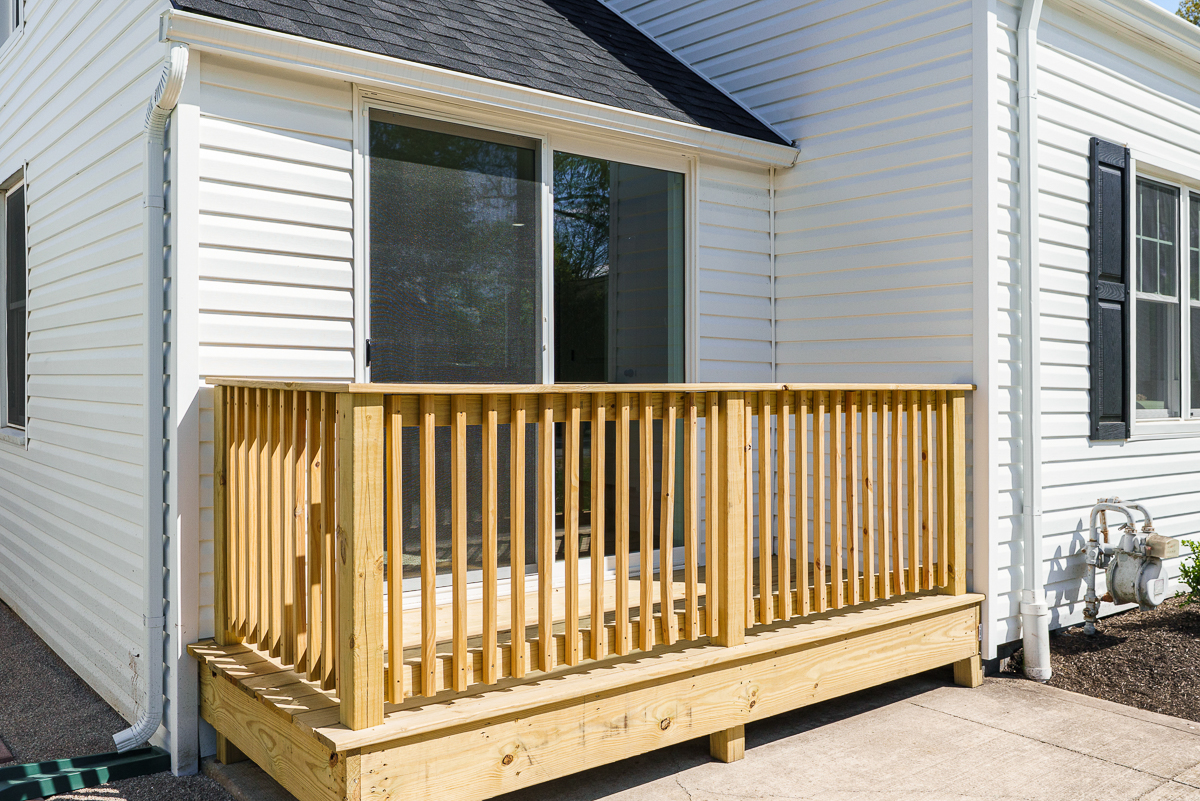 1786 Gerrard Ave-4