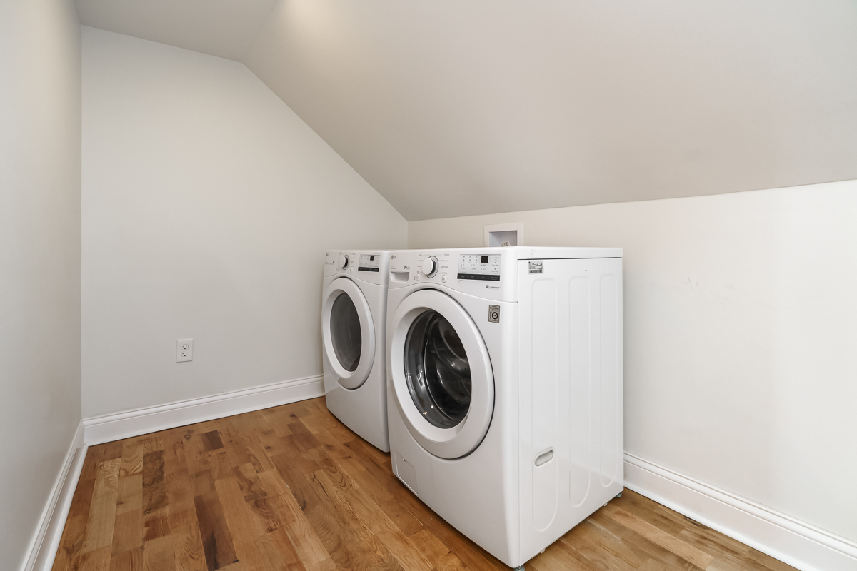 1786 Gerrard Ave-41