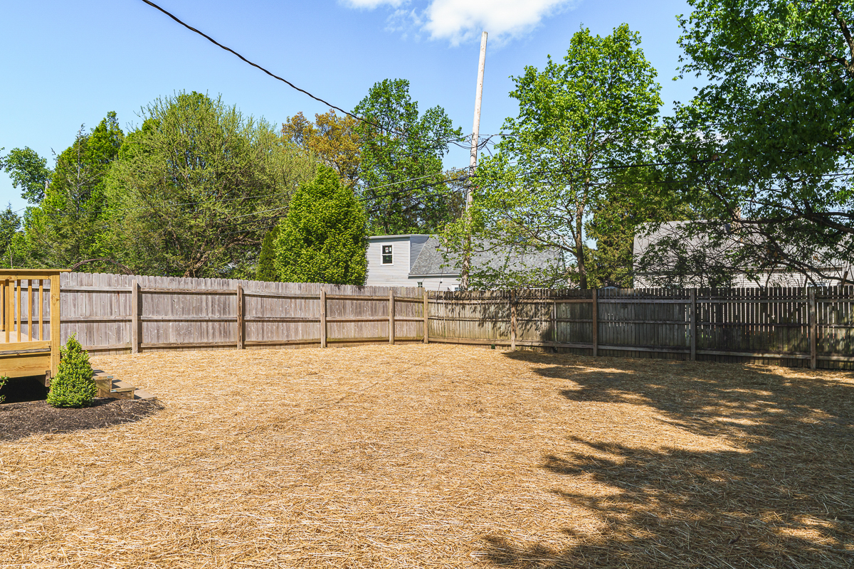 1786 Gerrard Ave-6