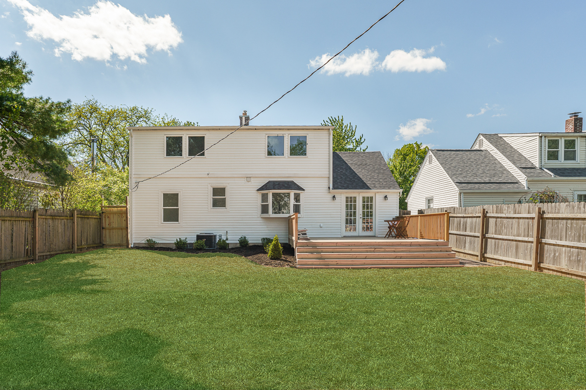 1786 Gerrard Ave-8