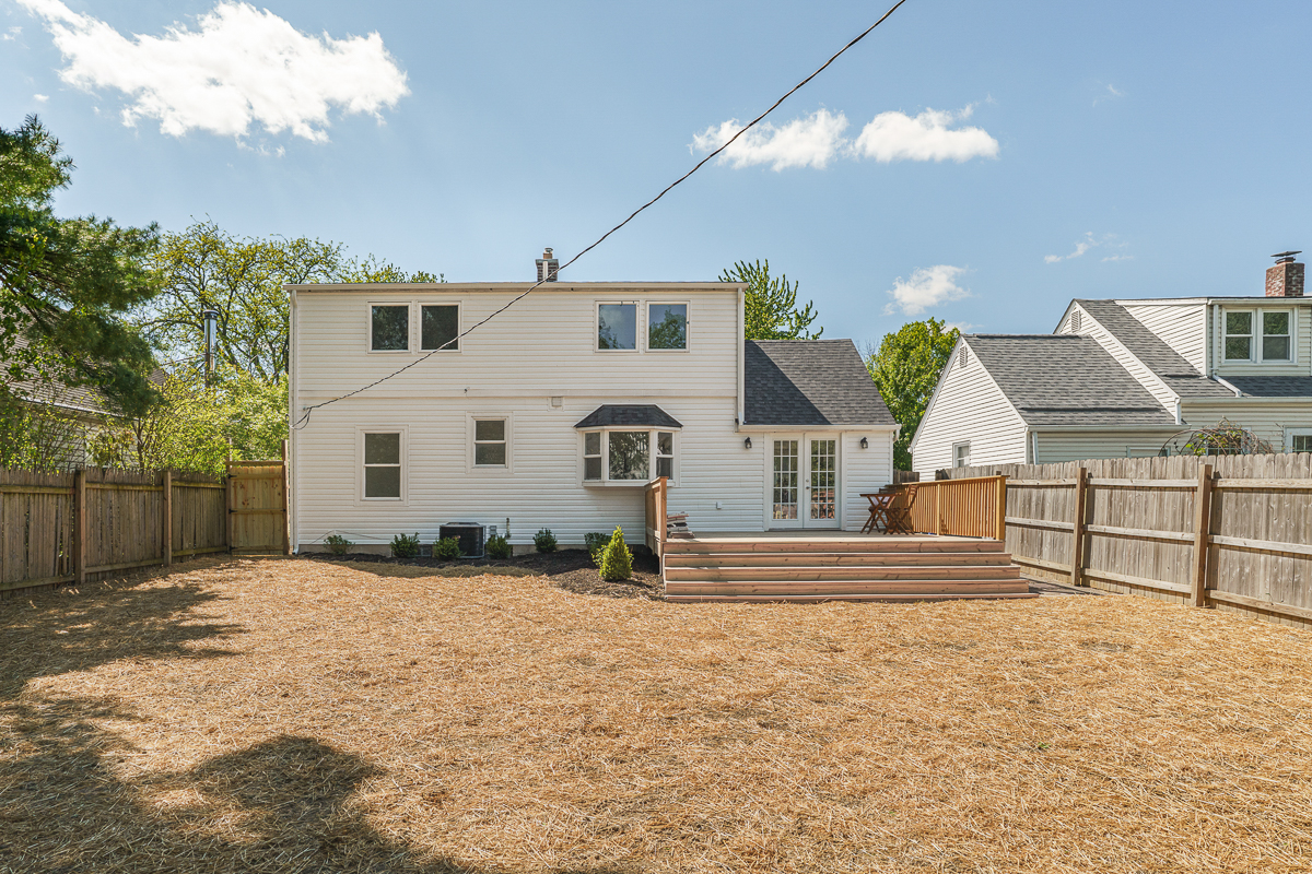 1786 Gerrard Ave-9