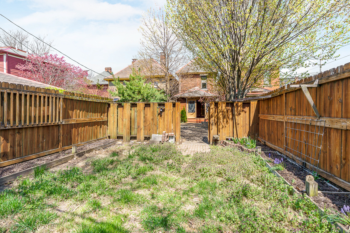183 e First Ave-6