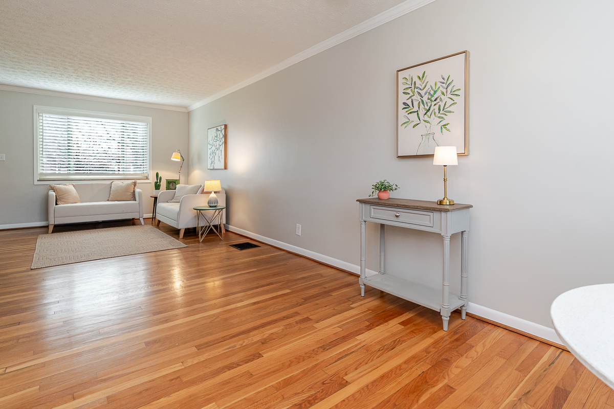 1872 Kentwell Rd-27