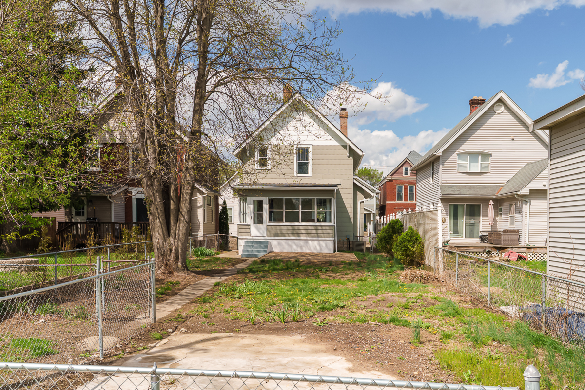 209 E Morrill Ave-6