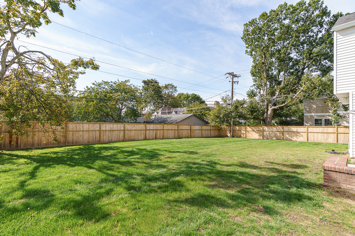 2109 Yorkshire Rd-10