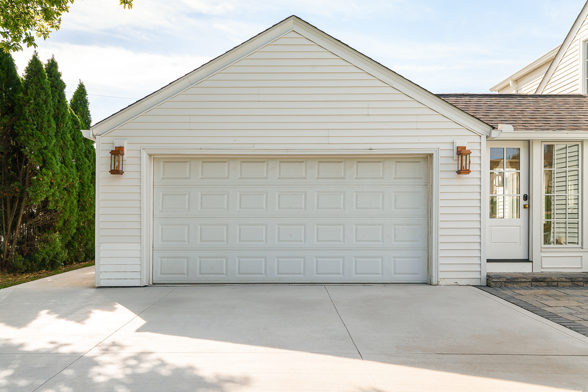 2109 Yorkshire Rd.--5