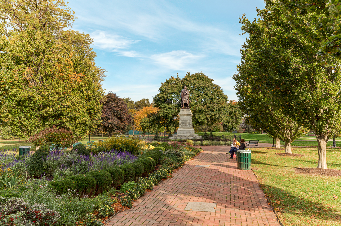 242 e Sycamore St-49