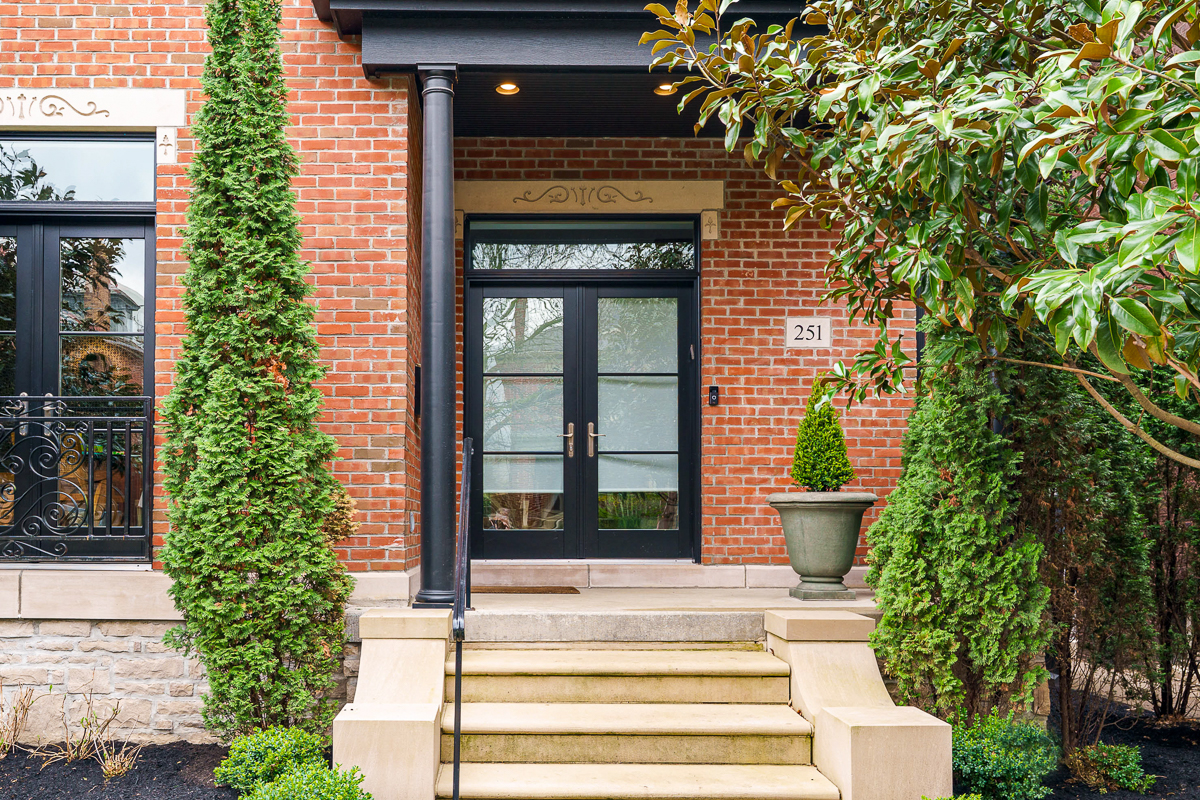 251 E Deshler Ave-7