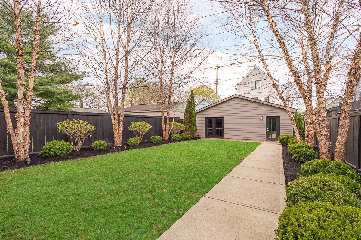 251 E Deshler Ave-9