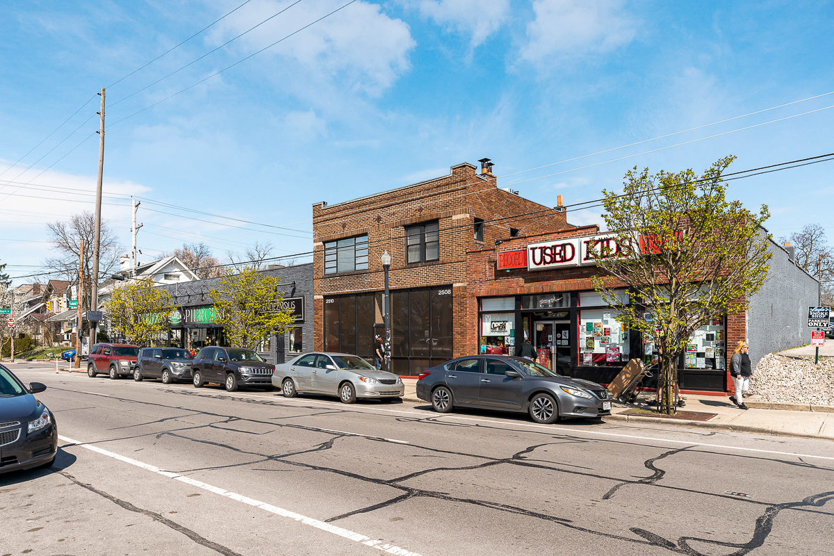 2771 Indianola Ave-48