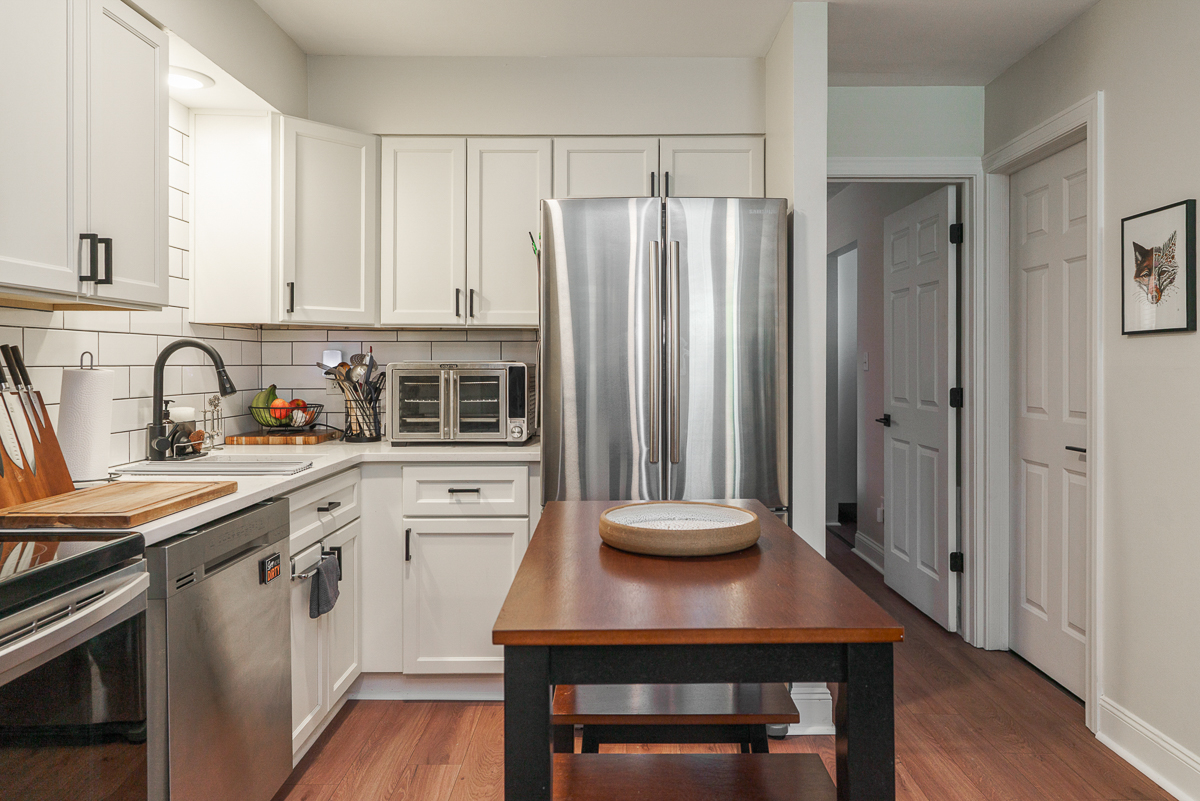 285 Lear St-18