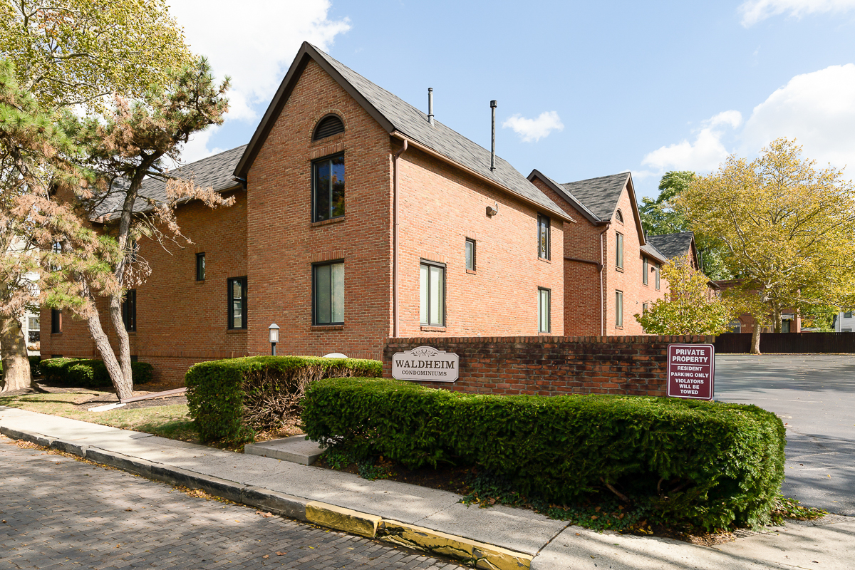 285 Lear St-2