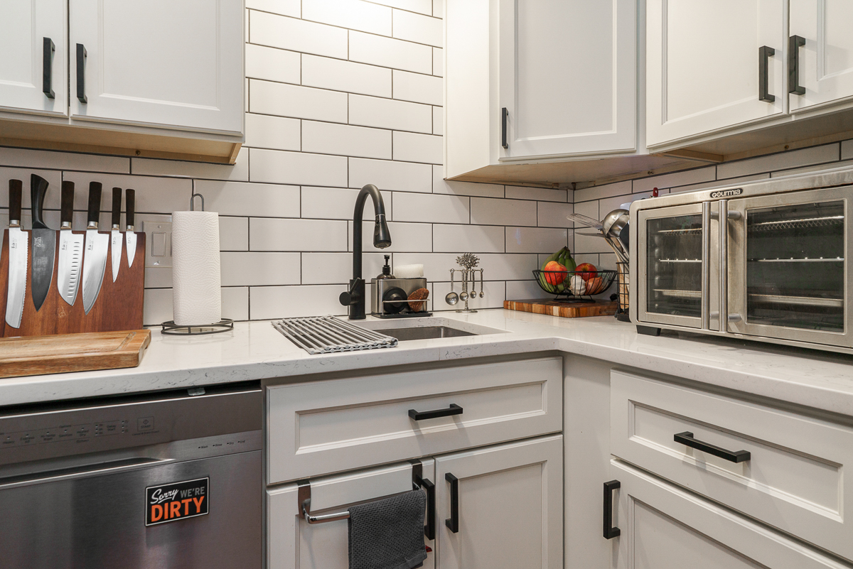 285 Lear St-20